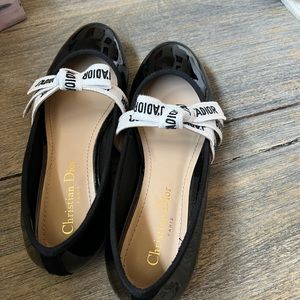 Gently used Dior flats. Used in my office only a couple times